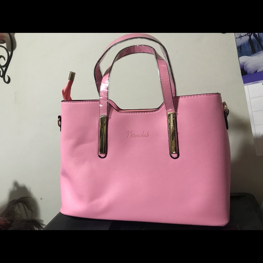 New pink crossbody purse